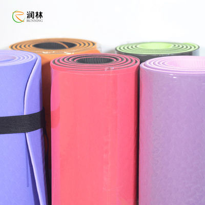 Φορητό χαλί γιόγκας Eco φιλικό TPE για το πάτωμα κεραμιδιών, ανακυκλώσιμο χαλί γυμναστικής υψηλής πυκνότητας 100